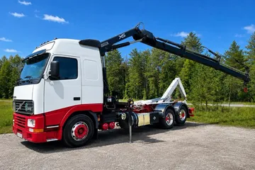 Грузовик Volvo FH12 с крано-манипулятором